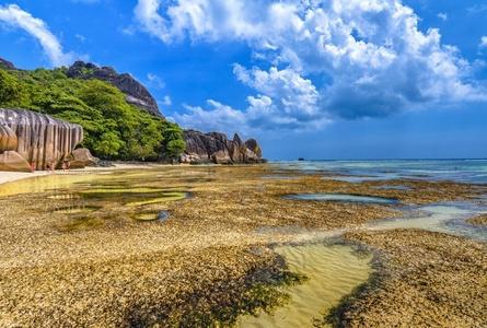 德阿让海滩     'Anse Source D'Argent