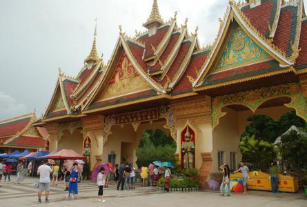 大佛寺Wat Phra Yai