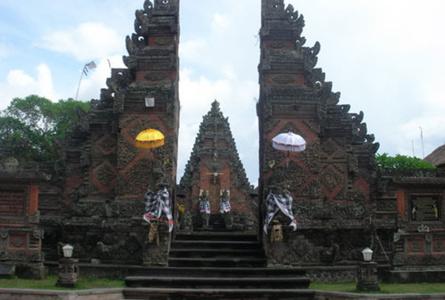 巴图布兰文化村Batuan Village