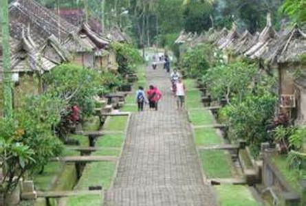 巴图布兰文化村Batuan Village