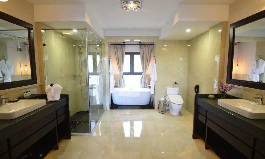 观景别墅卫生间 1.jpg